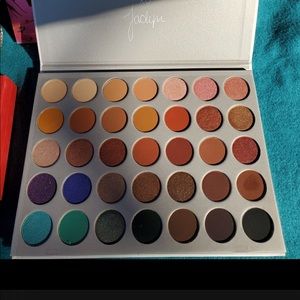 Jacqueline Hill Morphe Palette